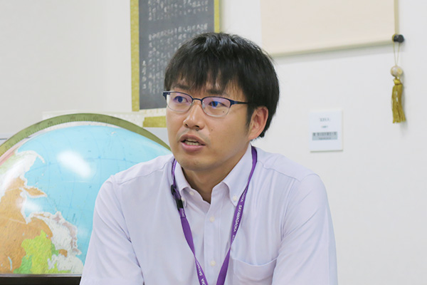 国語科の河野先生