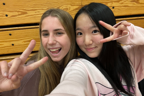 K.H.さん(右)はカナダに5か月留学