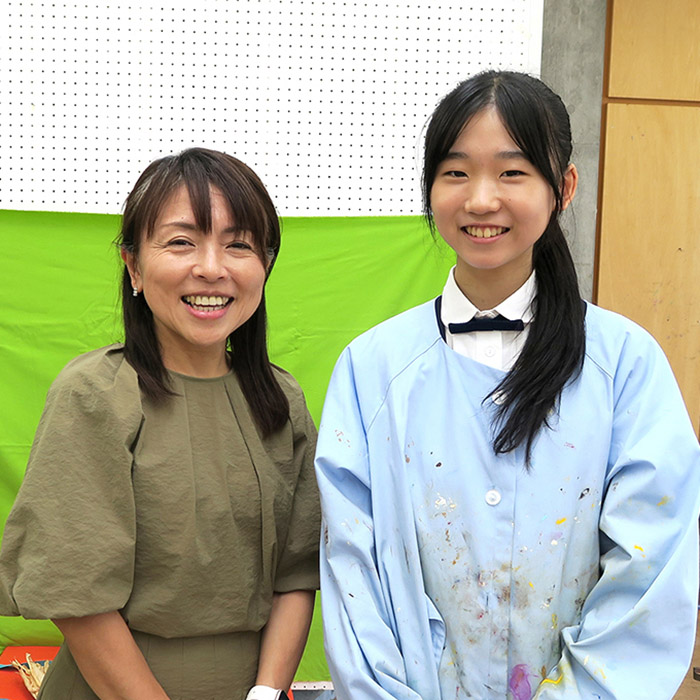 「親子で参加できる夏のアート体験～感じて創る「美術のひろば」の取り組み～」記事サムネイルaaa