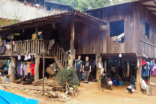 ホイヒンラートナイ村にて