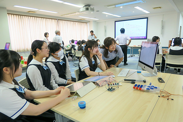 瀧野川女子の授業の様子