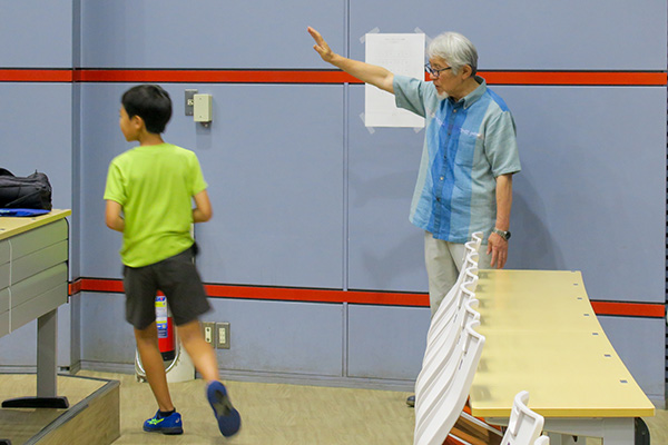 「ミステリースクール」で謎解き体験の様子