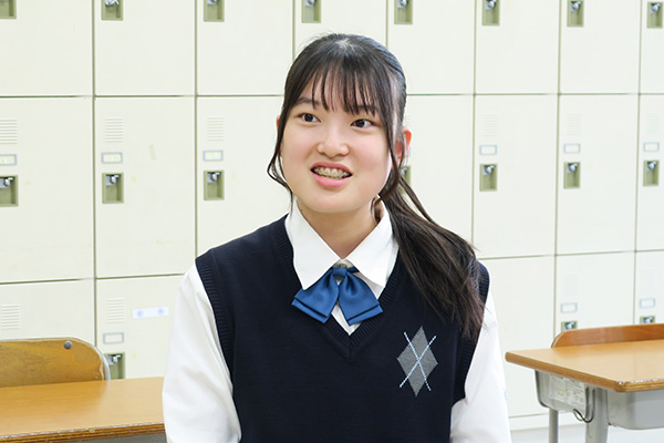 「きれいな校舎と生徒の明るい雰囲気に惹かれた」と語るM.S.さん