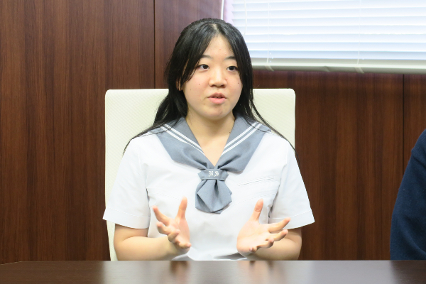 A.W.さんは生徒会長としてリーダーシップを発揮