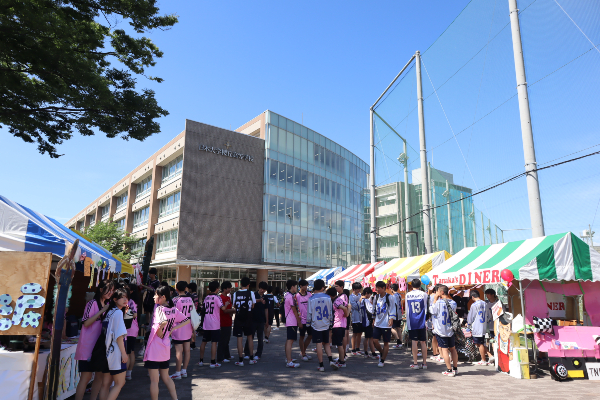 文化祭の「櫻高祭」を充実させるのも生徒会の仕事です
