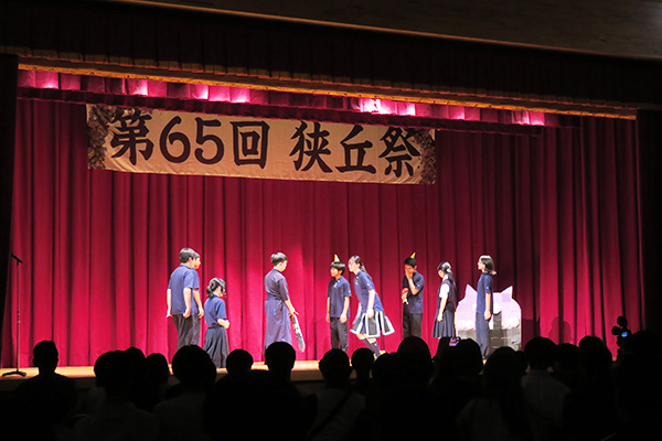 演劇部のステージ