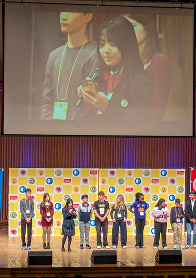 壇上にて発表の様子