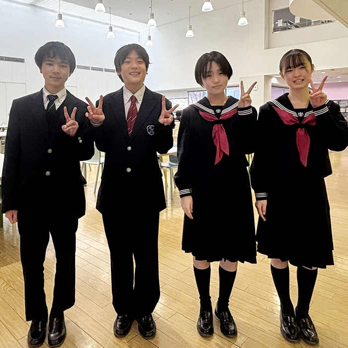 「「食」から育む、健やかな心と絆。生徒たちの笑顔弾む、目白研心のカフェテリア」記事サムネイルaaa