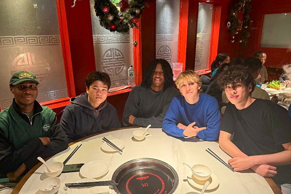 UCLの友人たちと食事