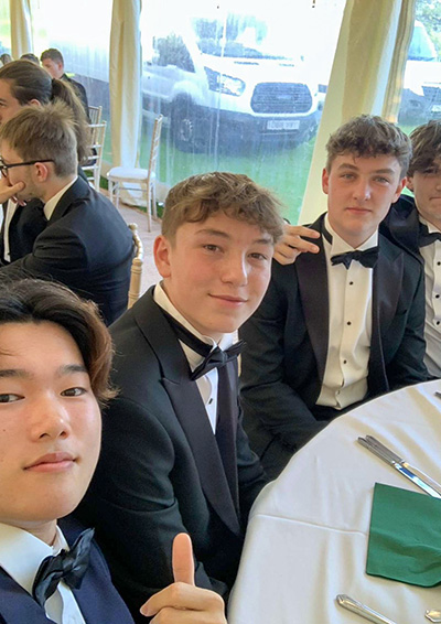 CCBの友人たちとの写真